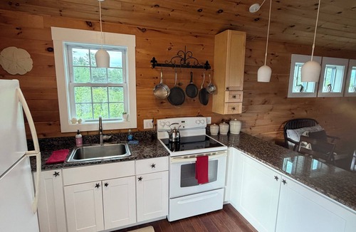 Scarborough Apartment | Pine Point Beach Lookout Entire 1 bedroom rental unit .5 miles from the beach