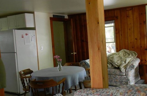 Scarborough Cottage | Pine Point Promises- Sunset Cottage - 2 minute walk to beach-sleeps 4 in beds.