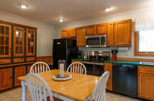 Isle of Springs House | Pine & Sea- Best of Both On Barter's Island