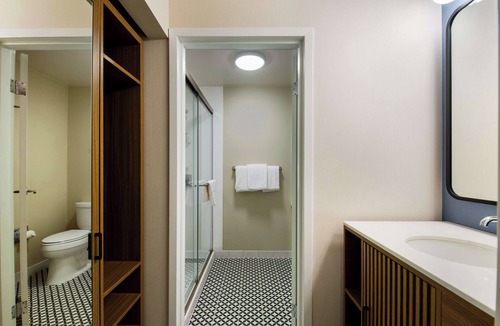 Eastwick Hotel | Pleasant Stay, Convenient Location! Short Drive to Museum of Art! Pets Allowed!