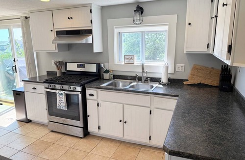 Waterford House | Pleasure Beach: Salty Breeze Cottage – Ocean Views with Wrap-Around Porch