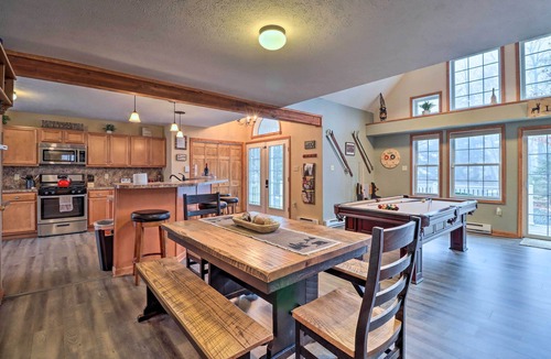 Albrightsville House | Pocono Hot Tub Chalet | Lake Access Sleeps 10
