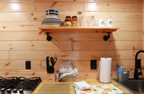 Inlet Cabin | Polar Bear Cabin at The Bears Cottages
