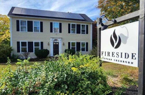 Sherborn Apartment | Pond Room: The Inn at Fireside Tavern Sherborn