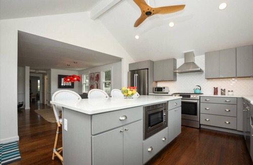 Mara Vista House | Pondfront 6BD-Central A/C, Fire Pit, Large Yard, Ocean & Pond Views