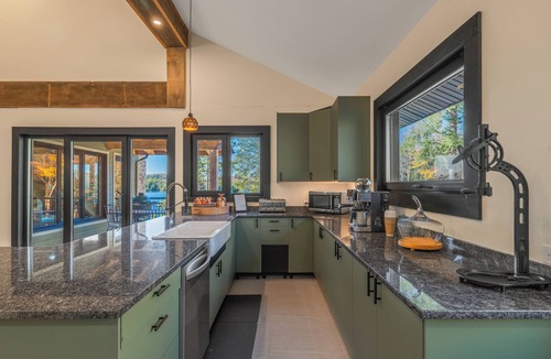 Wentworth-Nord Villa | Pontoon included , private visit, total privacy with no neighbours.