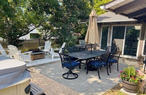 Culloden Shores House | Pool, Beach and Hot Tub.what else do you need for the best summer ever?!