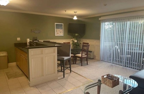 Gilford Condo | Pool, Restaurant, BBQ Grills, Close to Weirs!
