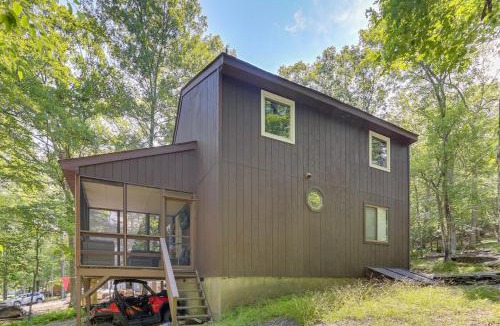Rowland House | Pools lake tiki bar skiing Delaware river A/C
