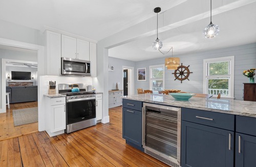 Boothbay Harbor House | Porchside | Boothbay Harbor - Walk to Everything!