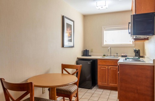 Portsmouth Hotel | Port Inn and Suites Portsmouth, an Ascend Collection Hotel