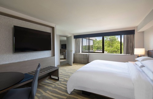 South Portland Hotel | Portland Sheraton at Sable Oaks