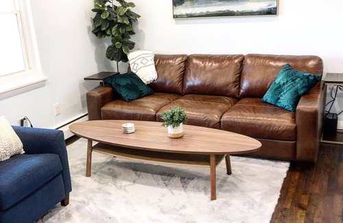 Fifth Ward Apartment | Posh Newport Retreat Free Parking Walk to Downtown and Mansions