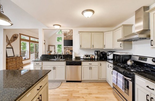 Lackawaxen House | Powderhorn Ranch Luxury Masthope Retreat