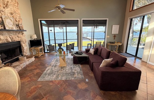 Highland House | Premier Host 🏁❤️ Romantic Lakefront Getaway Near Sebring Racing, Golf & Festivals