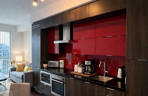 High Park-Swansea Condo | Premium 1BR+Den | Downtown Core|Parking included|28 days minimum
