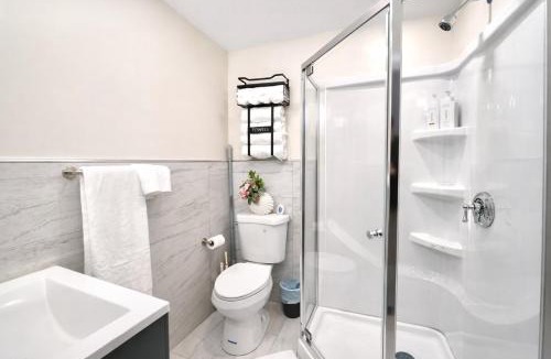 East Somerville Apartment | Premium 4BD 2BA Near Boston, Encore, and T-Station