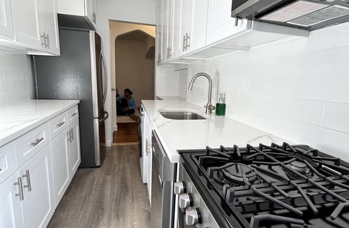 Tremont Apartment | Premium Mount Hope Apartment - 30 Mins from Midtown