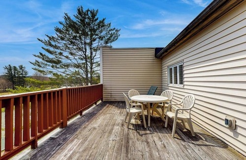 Stowe Area Condo | Premium Stowe condo: prime location & resort amenities including pool