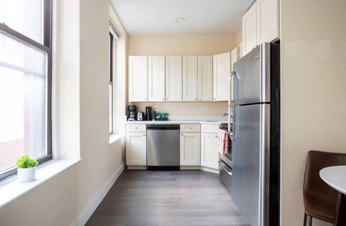 Downtown Boston Apartment | Prime Boston Fidi L-Shaped Studio