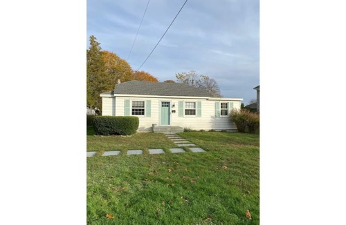 Westhampton Beach House | Prime location, walk to all, cozy cottage WHB, 30 minutes from Shinnecock Hills