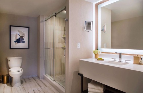 Bloor-Yorkville Hotel | Prime Location: Upscale Haven in Yorkville District, Close to Attractions