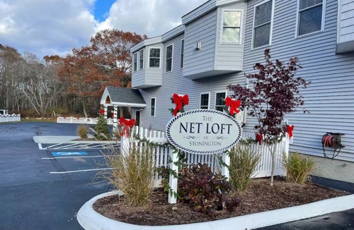 Stonington Apartment | Prime Mystic Location - 2BR 2BA Condo