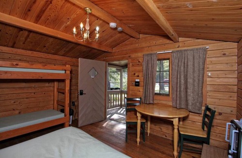 Centre Hall Cabin | Primitive Cabin PC1