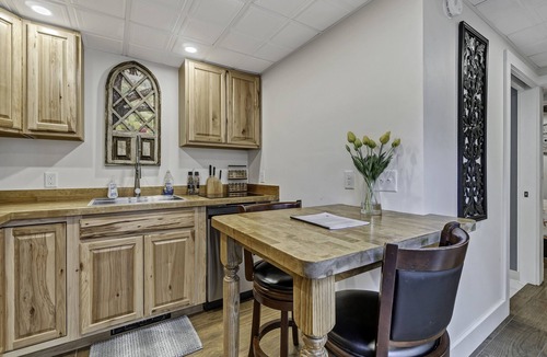 York House | Pristine & Peaceful Guest Quarters, near York & Kittery Beaches