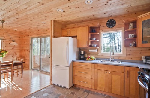 Bearsville Cabin | Pristine Woodstock Mountaintop Log Cabin — Only 4 Minutes to Town!