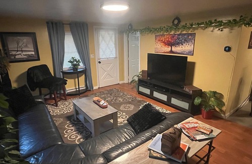 Centerport Apartment | Private 1BR Apt Peaceful Stay 1hr to NYC Great amenities - great town!