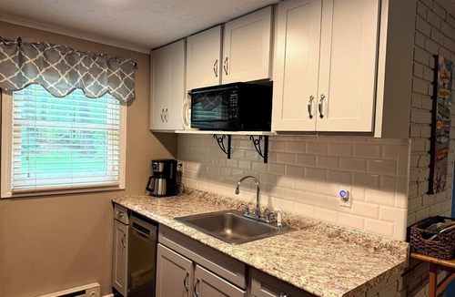 Moultonborough House | Private 3 Bedroom House with Winnpesaukee Lake Access - Balmoral