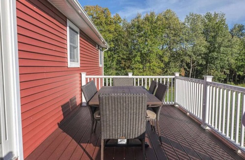 Highland House | Private 4BR Retreat on 10 Acres Near New Paltz - The Cherry House