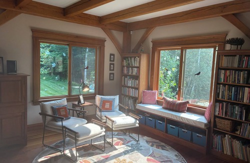 Moretown House | Private 6BR Mad River Valley Post & Beam - Sauna, Pond, 32 Acres near Sugarbush