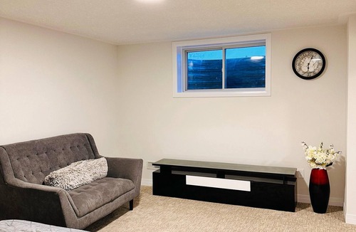 Doon South Apartment | Private and Spacious Basement Studio