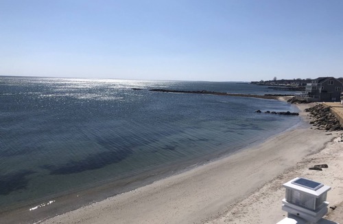 Niantic House | PRIVATE BEACH: BEACHFRONTS & BALCONIES @ NIANTIC W/6 QUEENS