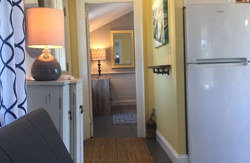 Barnstable House | Private Beach - Beachside Cottage on Barnstable Harbor