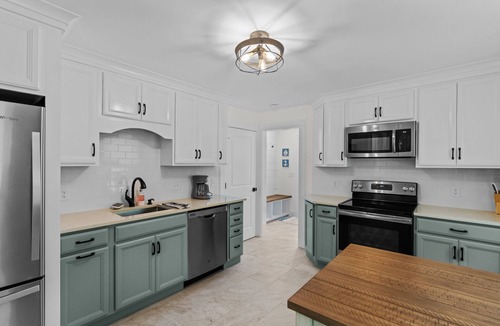 Newport East House | Private Beach House Retreat near Newport