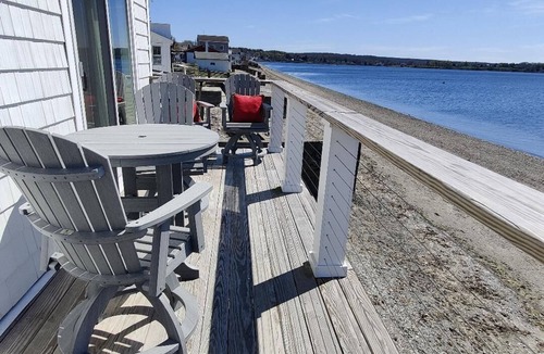Portsmouth Cottage | Private Beachfront Cottage in Portsmouth, RI