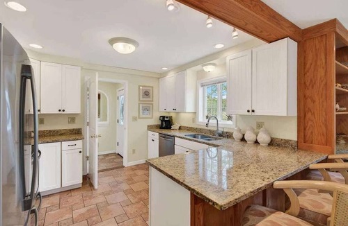 Ocean Park Apartment | Private Coastal 3 BD Residence in Ocean Park