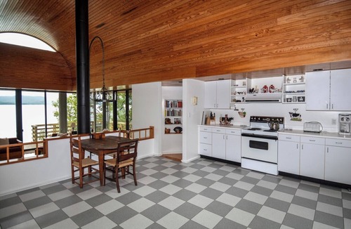 Tuftonboro Cottage | Private Cow Island Retreat | 1,000’ Shoreline + Sandy Beach