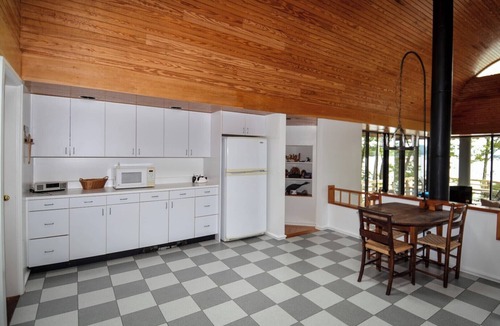 Tuftonboro Cottage | Private Cow Island Retreat | 1,000’ Shoreline + Sandy Beach