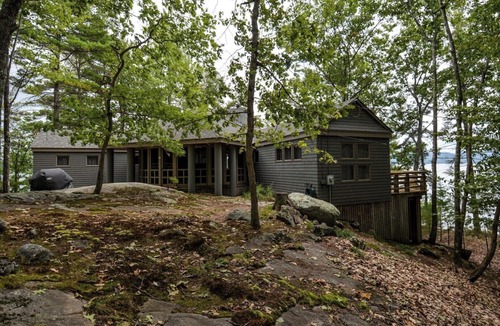 Tuftonboro Cottage | Private Cow Island Retreat | 1,000’ Shoreline + Sandy Beach