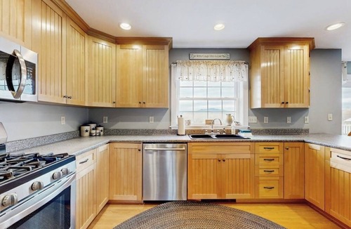 Lancaster House | Private Dog-friendly home: w/hot tub, mountain views & trails