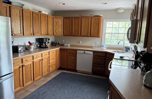 Dennis House | Private Family Retreat Walk to Bayview Beach ! August weeks available !