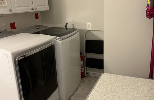 Dennis House | Private Family Retreat Walk to Bayview Beach ! August weeks available !