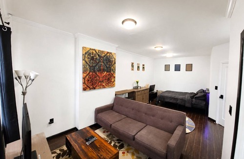 Bushwick Apartment | ~ Private Full Suite-Next to multiple Subway lines ~ Great Location
