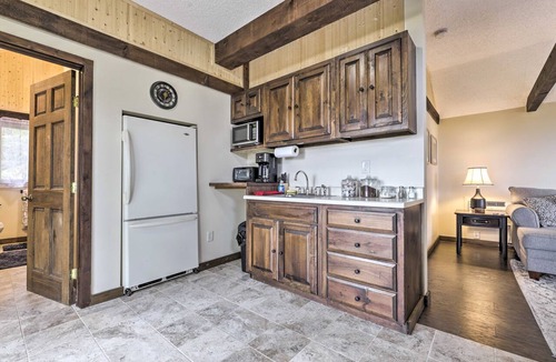 Montville Cottage | Private Guest House w/Deck + Spectacular Views!