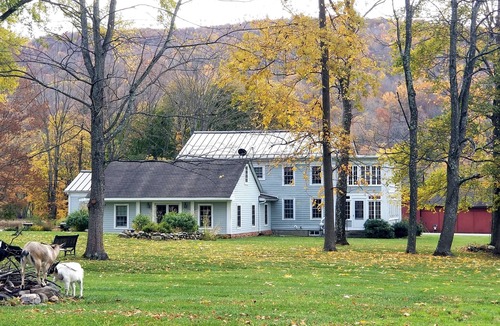 Brainard Apartment | Private Guest Suite in 1771 Farmhouse - 5 minutes to Jiminy Peak