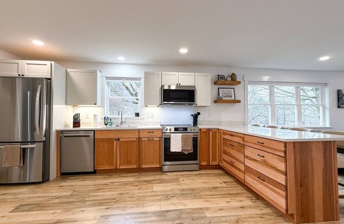 Lower Village House | Private, hilltop 6-bedroom house in Stowe. Minutes from Mountain!